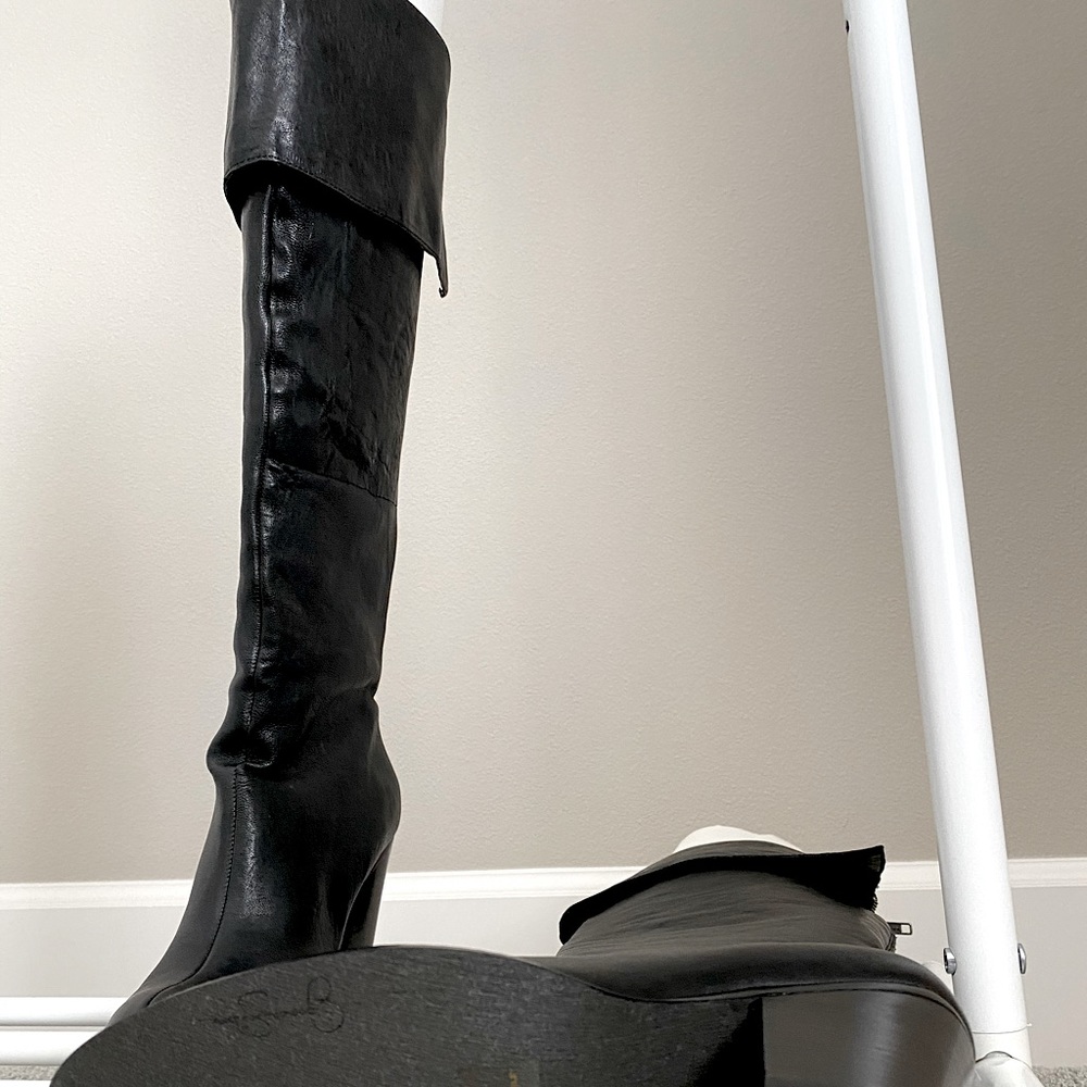 Knee high leather boots Jessica Simpson